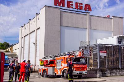 Stuttgart-Ost: Dehnfugenbrand bei Mega Fleischfabrik